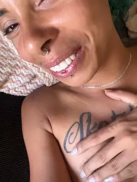 Snapshot of sammoura01 chatting on November 9, 2025, 4:11 pm sammoura01 online show from November 9, 2025, 4:11 pm