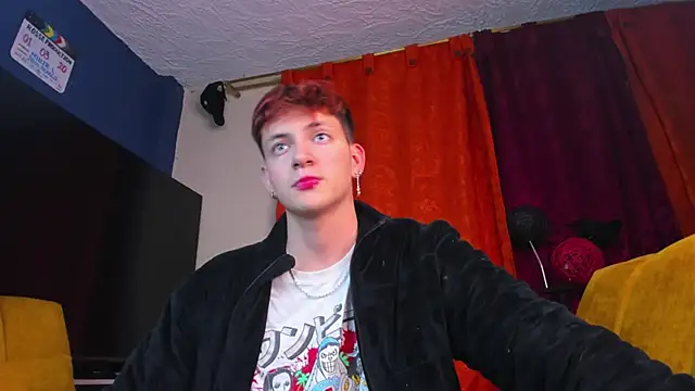 Snapshot of GabyThoms chatting on November 2, 2025, 1:43 am GabyThoms online show from November 2, 2025, 1:43 am