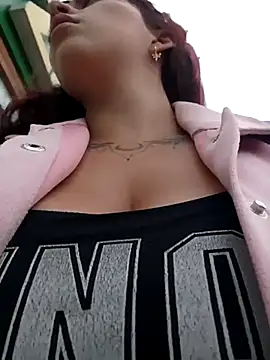 Snapshot of Isabella_Delight_ chatting on March 17, 2025, 10:29 pm Isabella Delight online show from March 17, 2025, 10:29 pm