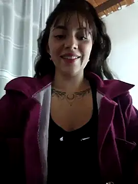 Snapshot of Isabella_Delight_ chatting on March 14, 2025, 12:10 am Isabella Delight online show from March 14, 2025, 12:10 am