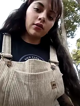 Snapshot of Isabella_Delight_ chatting on March 9, 2025, 9:36 pm Isabella Delight online show from March 9, 2025, 9:36 pm