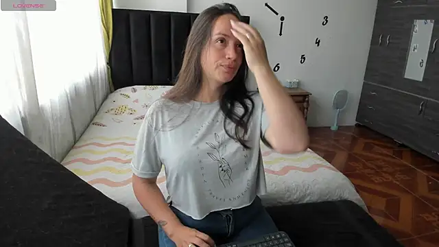 Snapshot of milysauria1 chatting on July 27, 2026, 12:56 pm milysauria1 online show from July 27, 2026, 12:56 pm