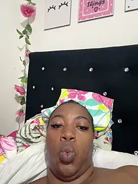 Snapshot of CiaraEbony chatting on April 16, 2026, 9:43 am CiaraEbony online show from April 16, 2026, 9:43 am