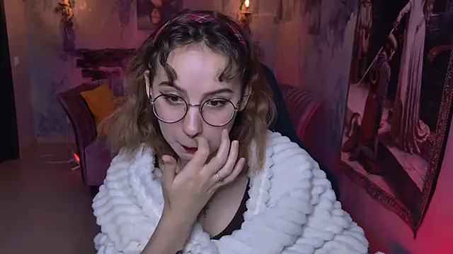 JasmineMilko online show from February 3, 2026, 5:05 am