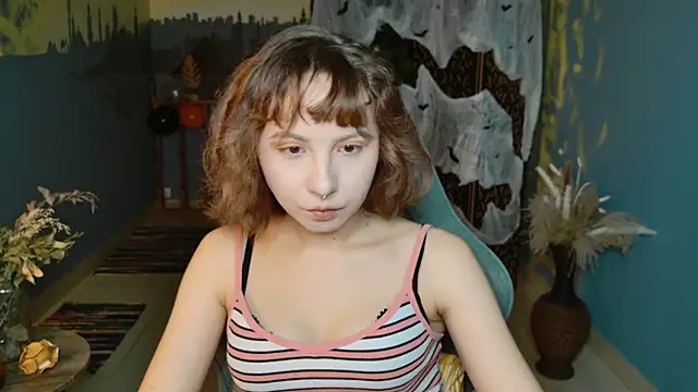 JasmineMilko online show from October 25, 2025, 5:06 am