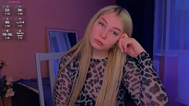 Snapshot of Catherine_River chatting on December 18, 2025, 11:14 am Catherine River online show from December 18, 2025, 11:14 am