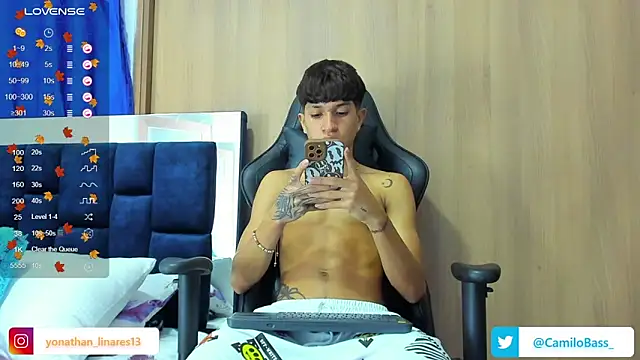 Snapshot of _CamiloBass chatting on February 16, 2025, 8:44 pm  CamiloBass online show from February 16, 2025, 8:44 pm