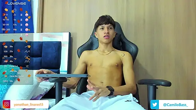 Snapshot of _CamiloBass chatting on February 13, 2025, 1:08 am  CamiloBass online show from February 13, 2025, 1:08 am