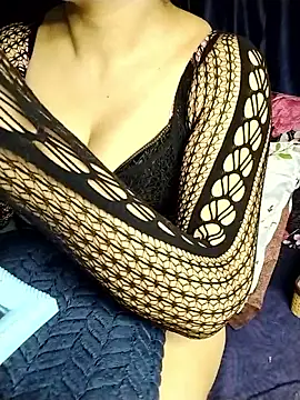 Snapshot of sexylaya2 chatting on April 11, 2026, 2:08 am sexylaya2 online show from April 11, 2026, 2:08 am