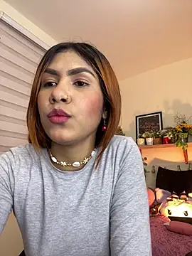 Snapshot of soy_sarah_ chatting on February 12, 2025, 8:38 am soy sarah online show from February 12, 2025, 8:38 am