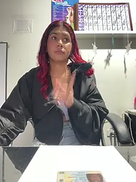 Snapshot of soy_sarah_ chatting on November 29, 2025, 4:12 am soy sarah online show from November 29, 2025, 4:12 am