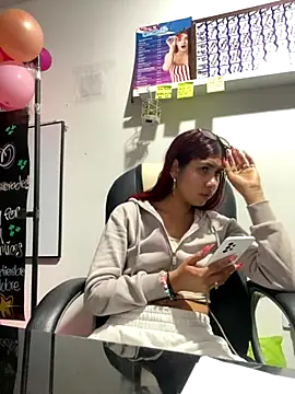 Snapshot of soy_sarah_ chatting on October 2, 2025, 8:50 am soy sarah online show from October 2, 2025, 8:50 am