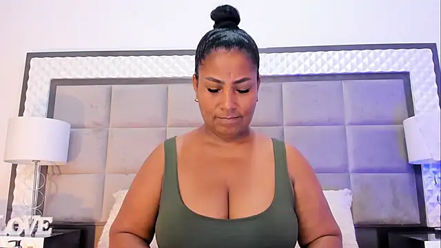 OliviaBurning online show from March 25, 2026, 12:04 pm