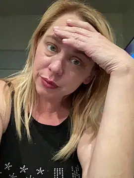 Snapshot of burrkitty chatting on March 1, 2025, 2:37 am burrkitty online show from March 1, 2025, 2:37 am