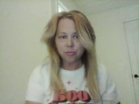 Snapshot of burrkitty chatting on November 28, 2025, 2:01 am burrkitty online show from November 28, 2025, 2:01 am