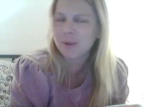 Snapshot of burrkitty chatting on November 23, 2025, 5:50 am burrkitty online show from November 23, 2025, 5:50 am