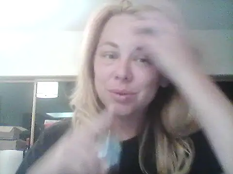 Snapshot of burrkitty chatting on October 13, 2025, 7:32 am burrkitty online show from October 13, 2025, 7:32 am