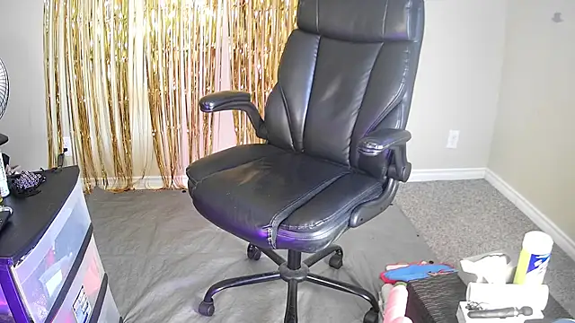 Snapshot of roma_indobong_temptress chatting on March 12, 2025, 6:11 pm roma indobong temptress online show from March 12, 2025, 6:11 pm