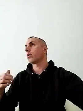 Snapshot of HELL_FIRE chatting on October 18, 2025, 4:53 pm HELL FIRE online show from October 18, 2025, 4:53 pm