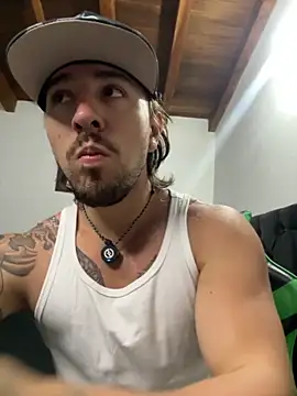 Snapshot of Valentino_Xander chatting on November 22, 2025, 11:58 pm Valentino Xander online show from November 22, 2025, 11:58 pm