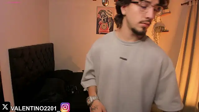 Snapshot of Valentino_Xander chatting on November 13, 2025, 12:03 am Valentino Xander online show from November 13, 2025, 12:03 am