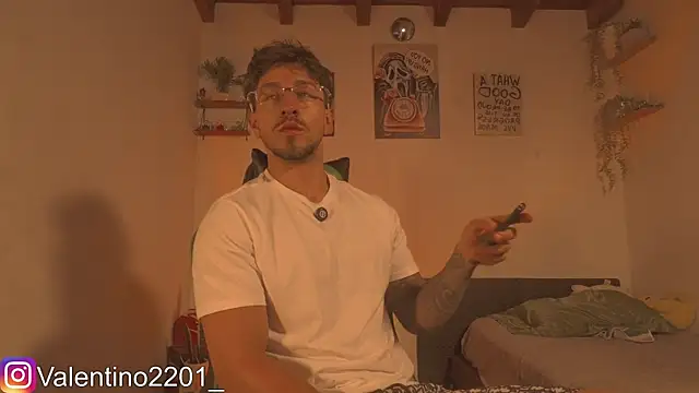 Snapshot of Valentino_Xander chatting on June 24, 2026, 11:13 pm Valentino Xander online show from June 24, 2026, 11:13 pm