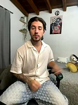 Snapshot of Valentino_Xander chatting on November 29, 2025, 12:55 am Valentino Xander online show from November 29, 2025, 12:55 am