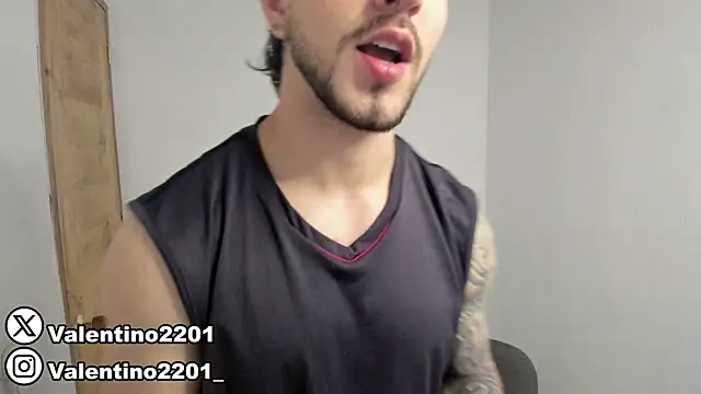 Snapshot of Valentino_Xander chatting on March 4, 2025, 12:50 am Valentino Xander online show from March 4, 2025, 12:50 am