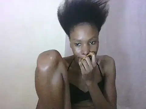 Sweetpetite254 online show from December 14, 2025, 6:02 pm