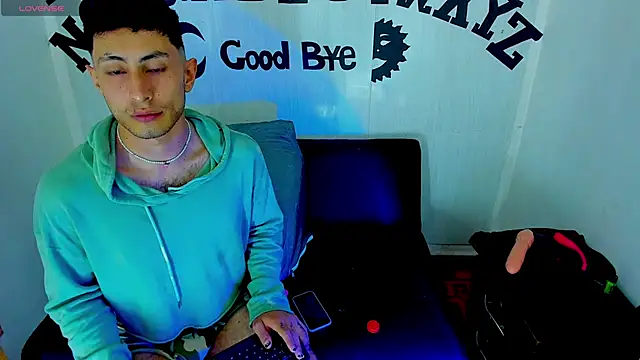 Piggy Eddy online show from November 5, 2025, 5:10 am