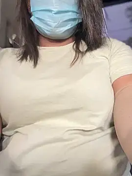 NethuQueen online show from April 28, 2026, 9:14 am