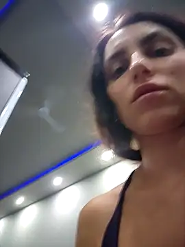 Izabella Bella online show from October 30, 2025, 12:58 pm