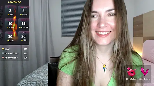 Snapshot of Naughty_Annn chatting on April 16, 2026, 9:15 pm Naughty Annn online show from April 16, 2026, 9:15 pm