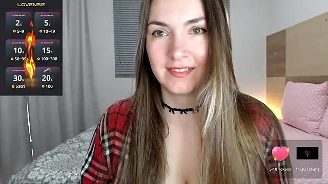 Snapshot of Naughty_Annn chatting on April 1, 2026, 8:17 pm Naughty Annn online show from April 1, 2026, 8:17 pm