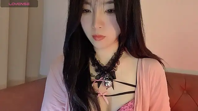 Snapshot of NickiBloom chatting on January 14, 2025, 2:53 pm NickiBloom online show from January 14, 2025, 2:53 pm