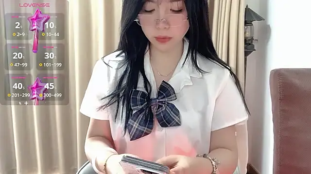 Snapshot of NickiBloom chatting on December 29, 2024, 2:17 am NickiBloom online show from December 29, 2024, 2:17 am