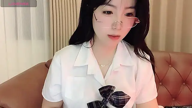 Snapshot of NickiBloom chatting on February 27, 2025, 2:21 pm NickiBloom online show from February 27, 2025, 2:21 pm