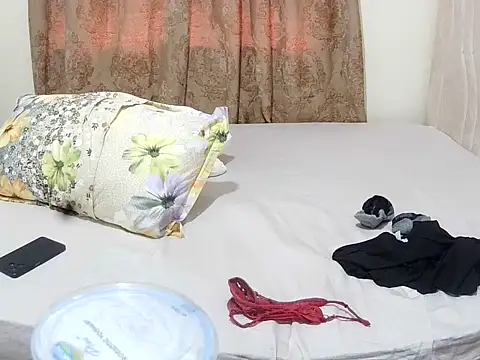 slender sweet online show from November 5, 2025, 12:52 pm