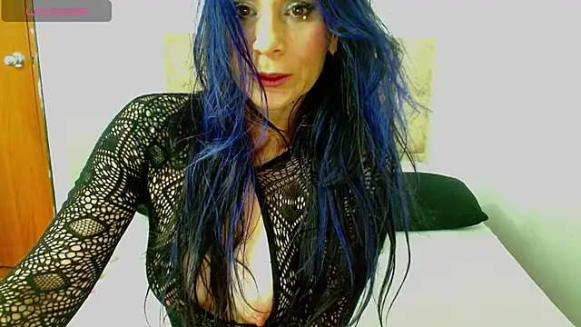 Snapshot of Alettalovee chatting on July 11, 2026, 2:28 pm Alettalovee online show from July 11, 2026, 2:28 pm