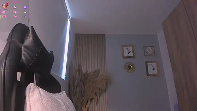 Snapshot of NatyFerrer_ chatting on February 5, 2026, 1:40 pm NatyFerrer online show from February 5, 2026, 1:40 pm