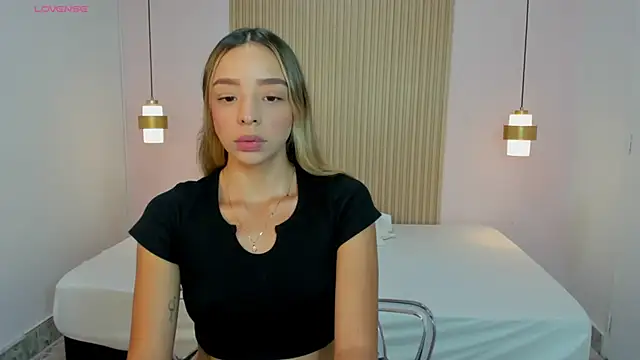Snapshot of AliceRoss0 chatting on June 30, 2026, 8:31 pm AliceRoss0 online show from June 30, 2026, 8:31 pm