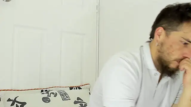 Snapshot of Beard_xox chatting on February 26, 2026, 1:49 am Beard xox online show from February 26, 2026, 1:49 am