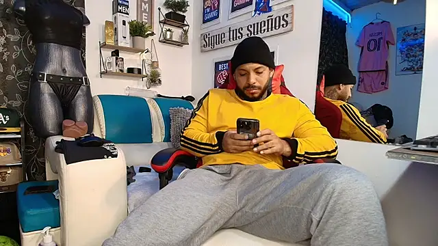 Leenar Key online show from January 8, 2026, 9:37 am