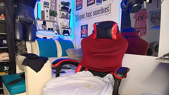 Leenar Key online show from February 27, 2026, 1:06 am