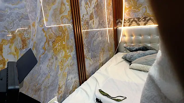 Snapshot of _Jessi29_ chatting on November 21, 2025, 7:13 pm Jessi29 online show from November 21, 2025, 7:13 pm