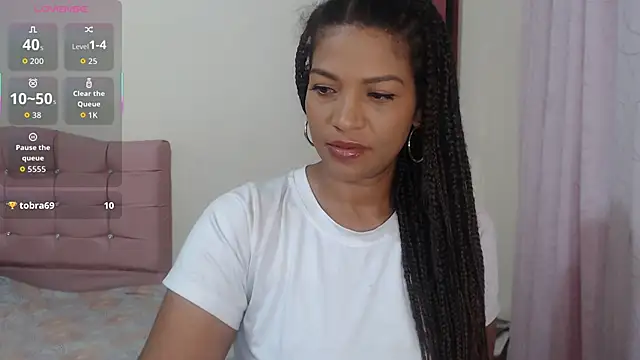 makennaa  online show from February 2, 2026, 10:47 am