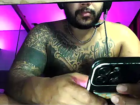 Snapshot of Ale_Mineiro chatting on March 16, 2026, 10:45 pm Ale Mineiro online show from March 16, 2026, 10:45 pm
