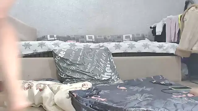 Snapshot of Vika_ chatting on November 9, 2025, 2:32 pm Vika online show from November 9, 2025, 2:32 pm