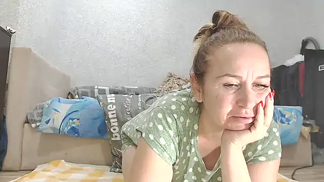 Snapshot of Vika_ chatting on October 18, 2025, 3:08 am Vika online show from October 18, 2025, 3:08 am