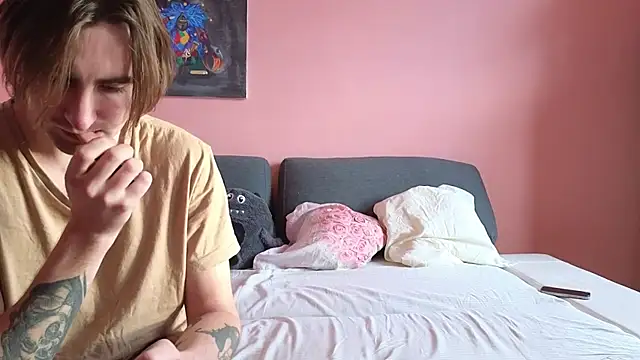 Snapshot of Katusha006 chatting on January 15, 2025, 2:24 pm Katusha006 online show from January 15, 2025, 2:24 pm